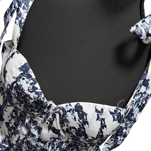 NWT Fashion Nova Blue and White Floral Dress - Picture 2 of 4